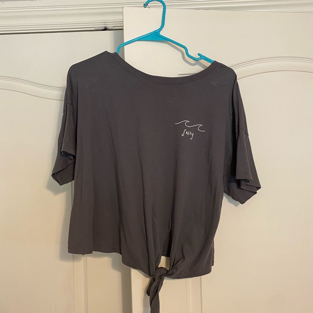 Salty cropped T-shirt w/ tie in front